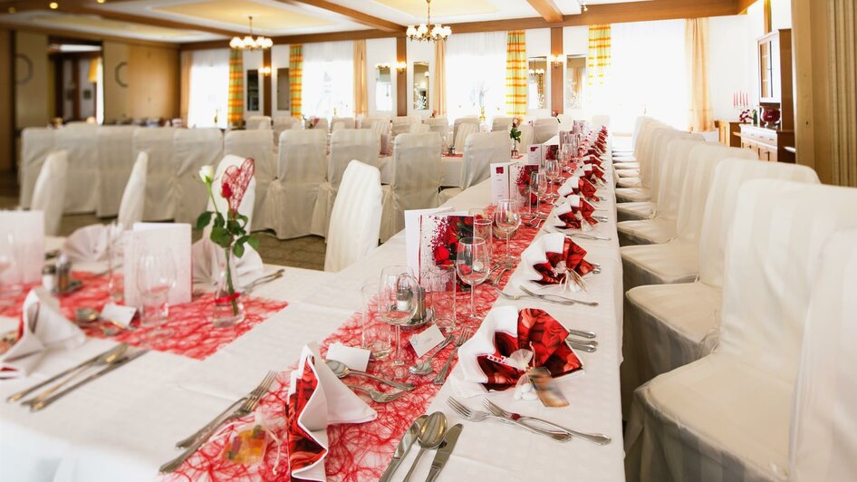 Hochzeitstafel im Hotel SCHILCHERLAND HOF1 | © Hotel & Restaurant SCHILCHERLAND HOF