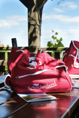 Wandern mit Schilcherland-Rucksack | © Schilcherland Steiermark